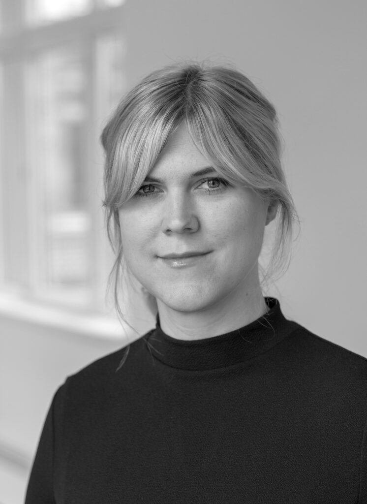 Svart-vit porträtt av en kvinna